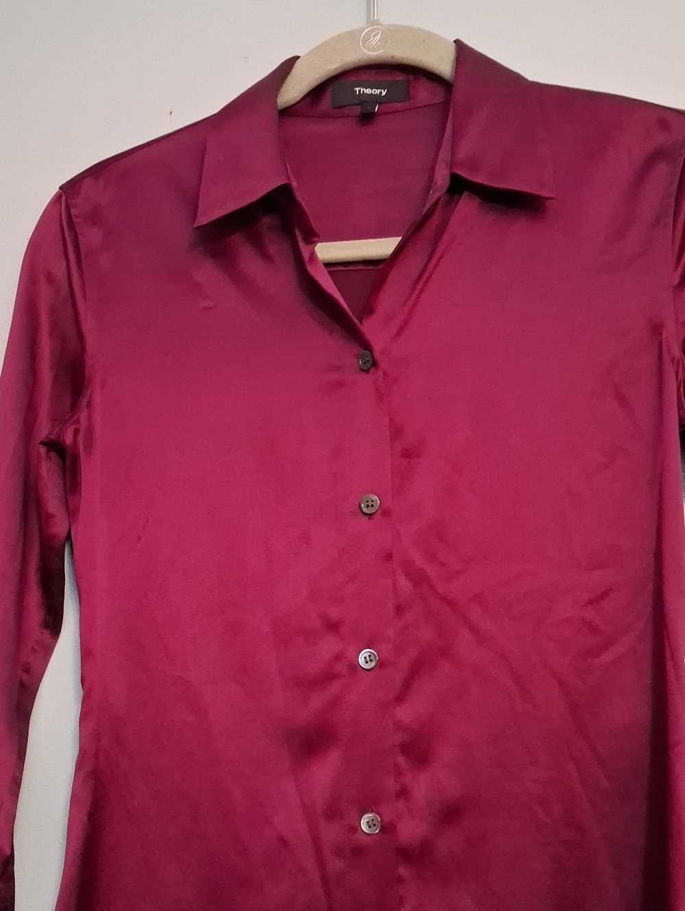 Theory Size (P) Small Women's 93% Silk Satin Button-Up Blouse in Burgundy. - Picture 4 of 15